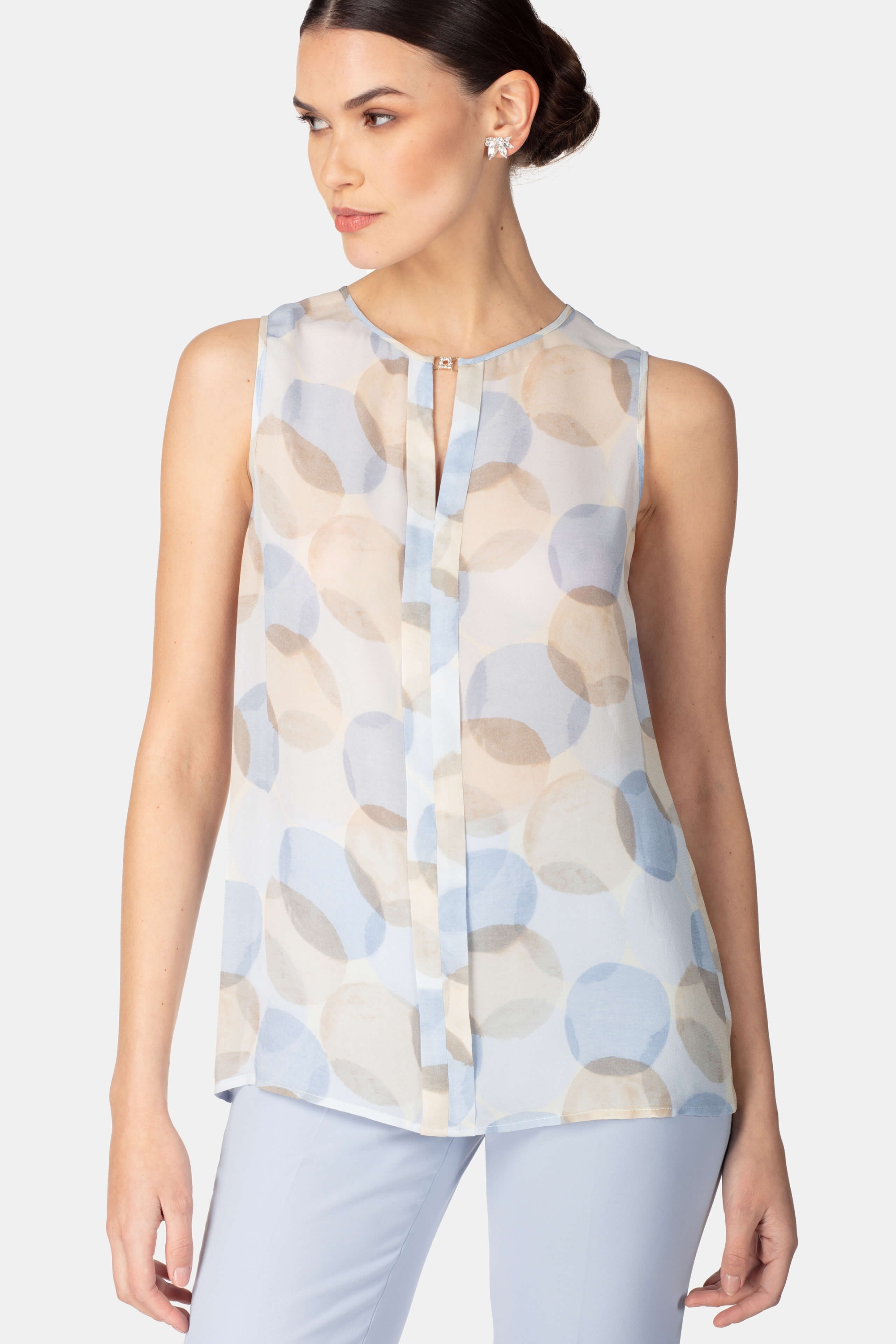 Sleeveless blouse